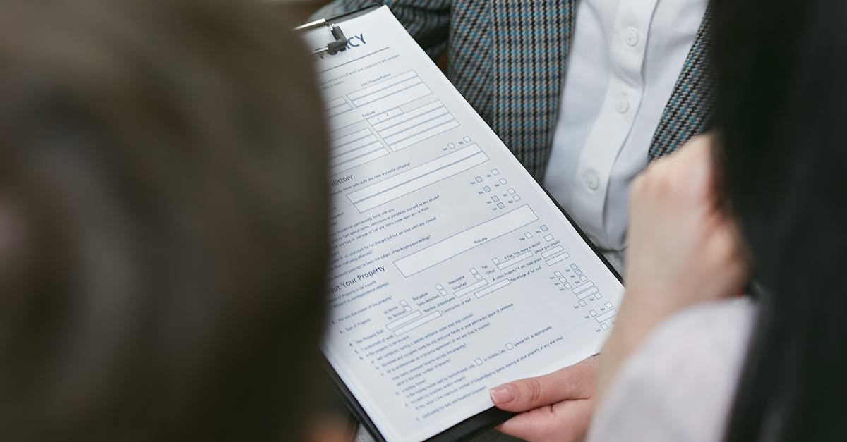 How to Choose the Right Commercial Lawyer